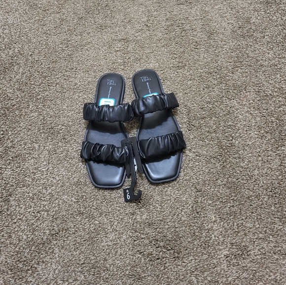 Women memory foam sandals size 9 wide - Picture 2 of 4